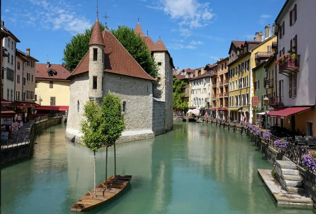 7 Rhone Super T2 Renove Avec Place De Parking Privee Apartment Annecy France